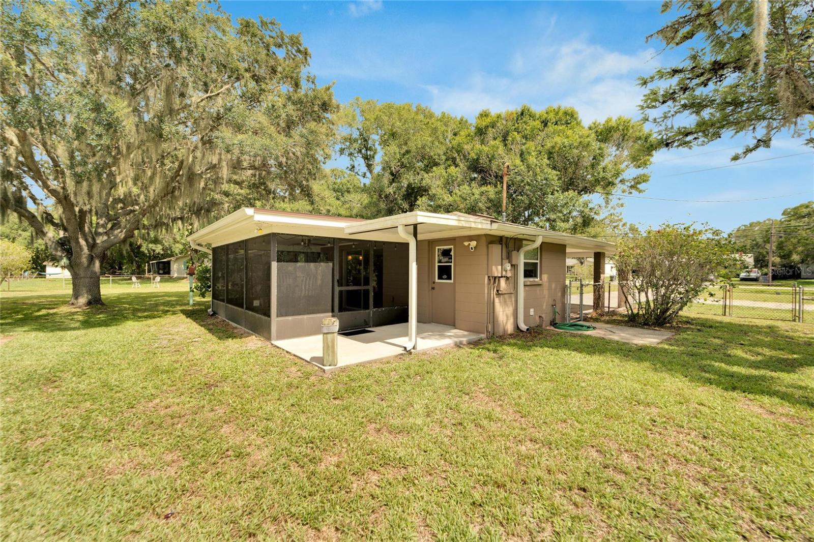 602 E SHELL POINT RD, RUSKIN, FL, 33570