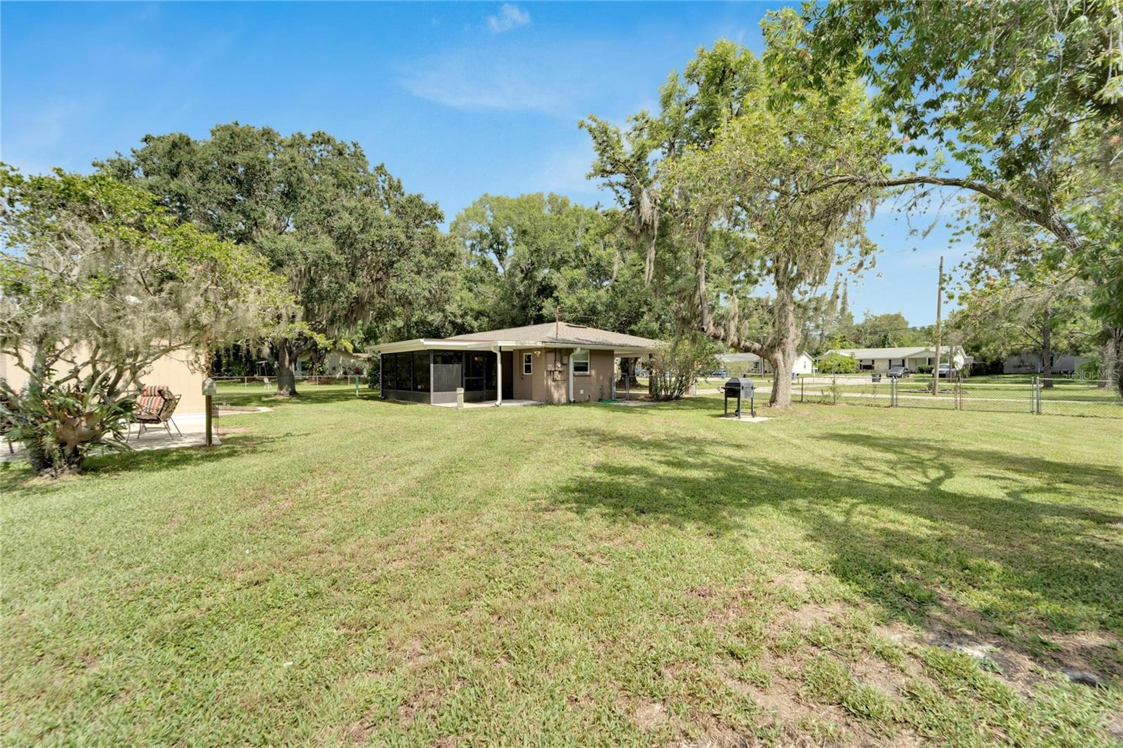 602 E SHELL POINT RD, RUSKIN, FL, 33570