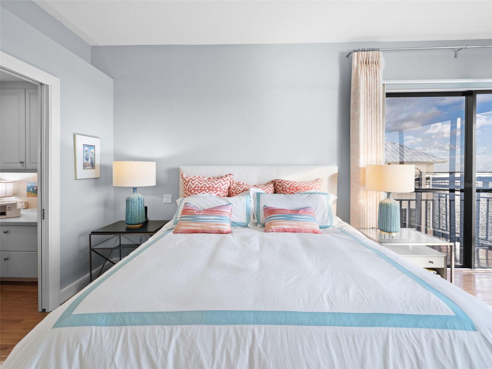 306 GOLDEN GATE PT #7, SARASOTA, FL, 34236