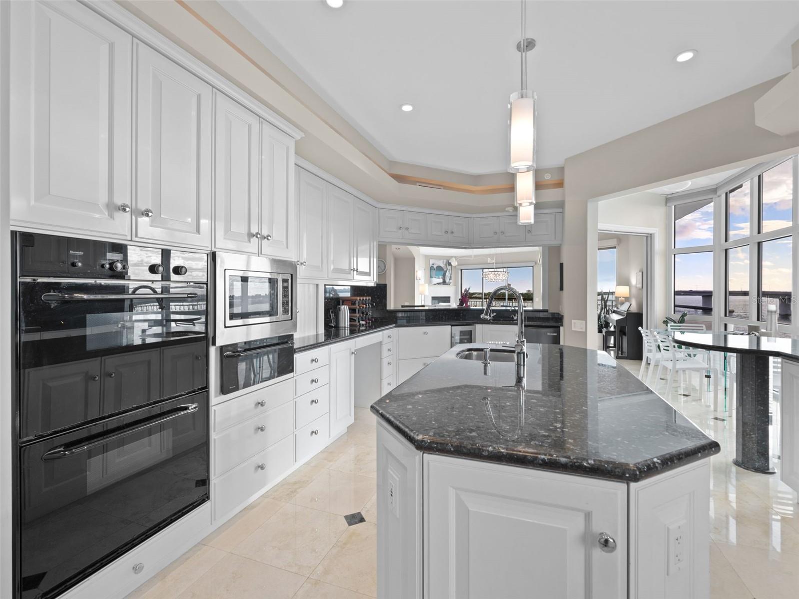 306 GOLDEN GATE PT #7, SARASOTA, FL, 34236