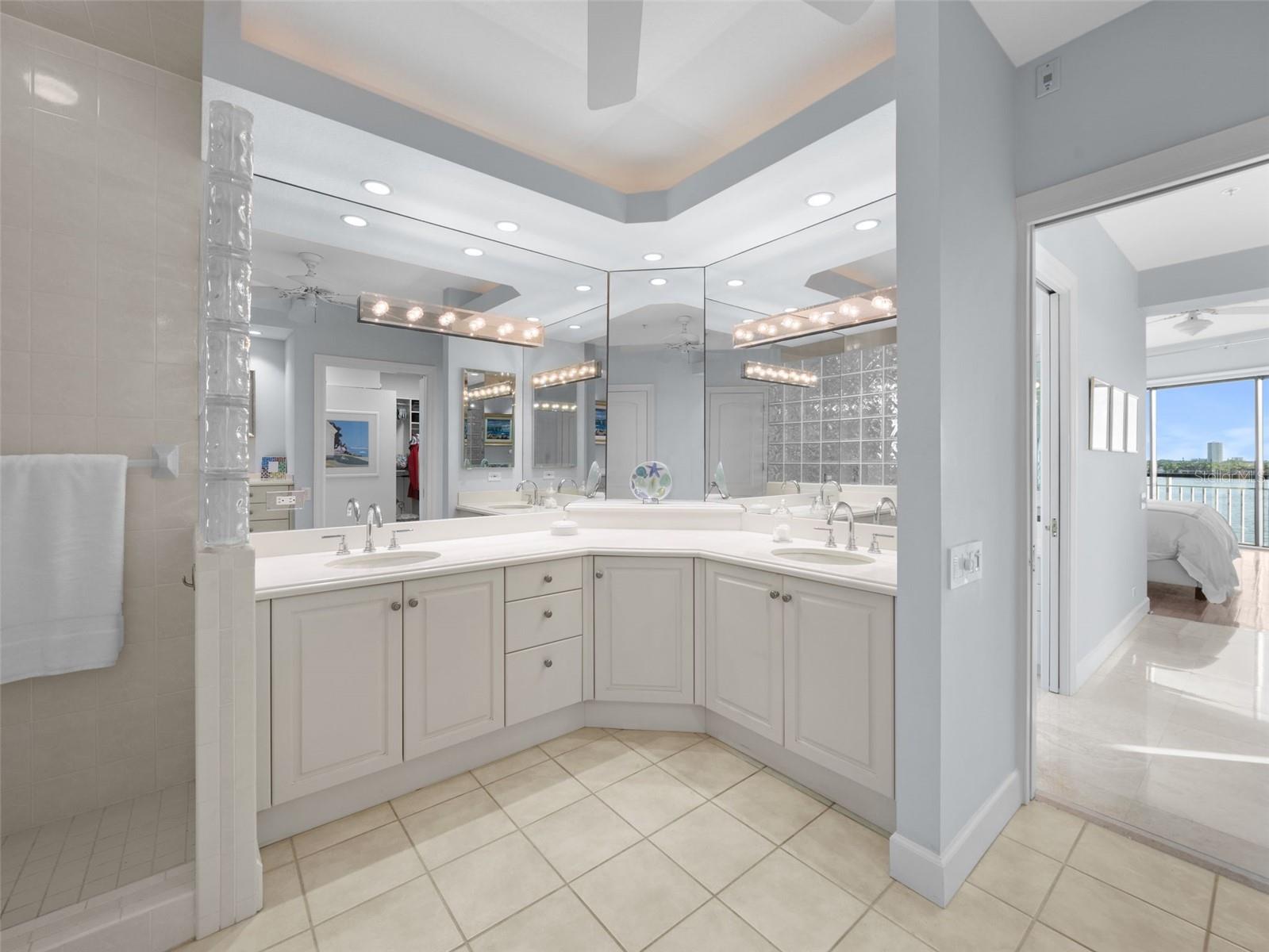 306 GOLDEN GATE PT #7, SARASOTA, FL, 34236
