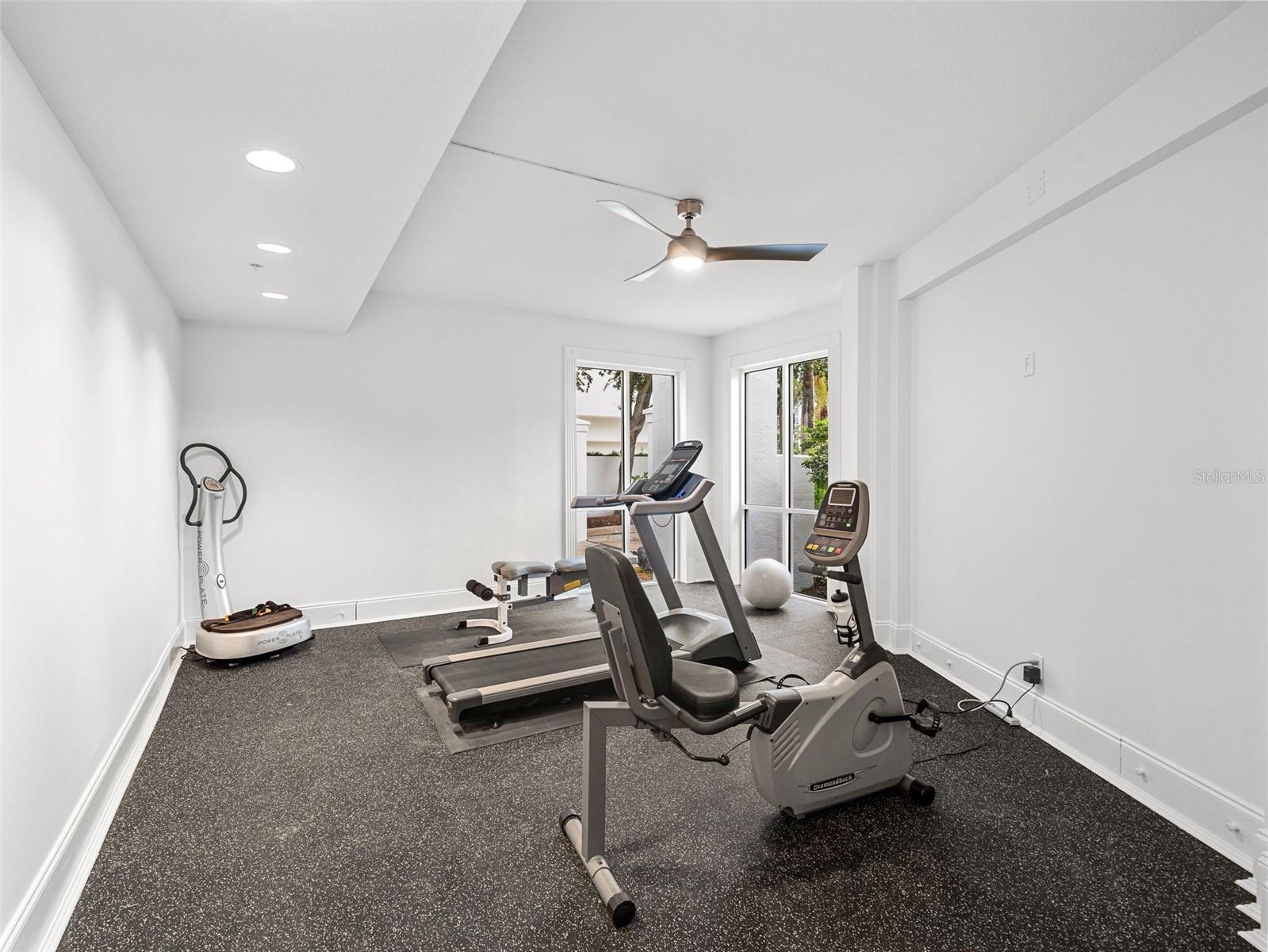 306 GOLDEN GATE PT #7, SARASOTA, FL, 34236