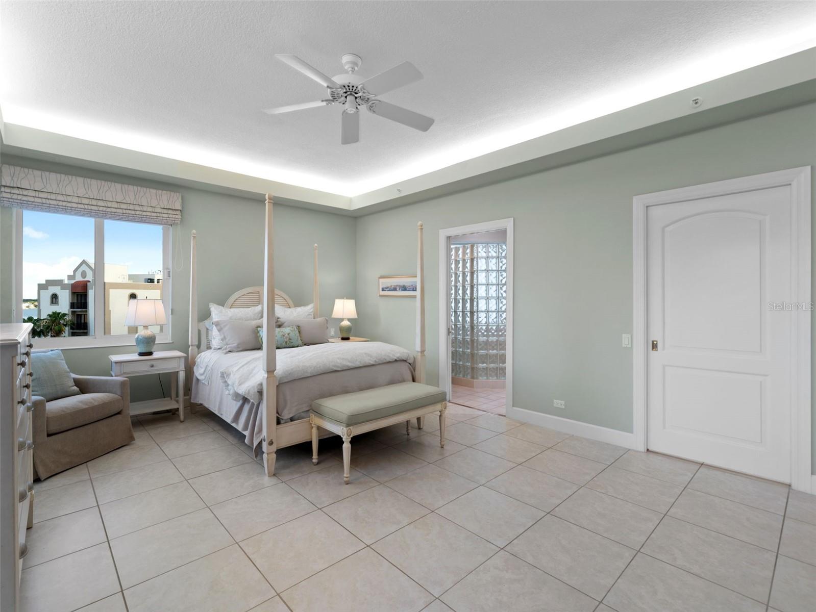 306 GOLDEN GATE PT #7, SARASOTA, FL, 34236