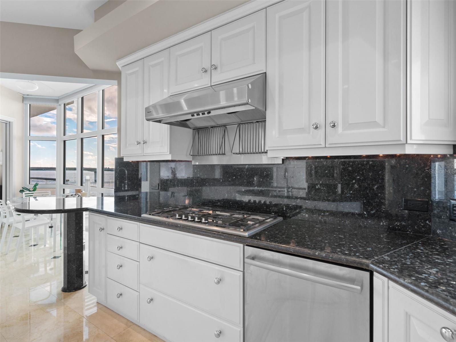 306 GOLDEN GATE PT #7, SARASOTA, FL, 34236
