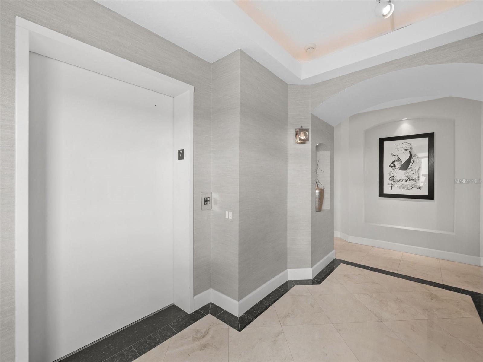 306 GOLDEN GATE PT #7, SARASOTA, FL, 34236