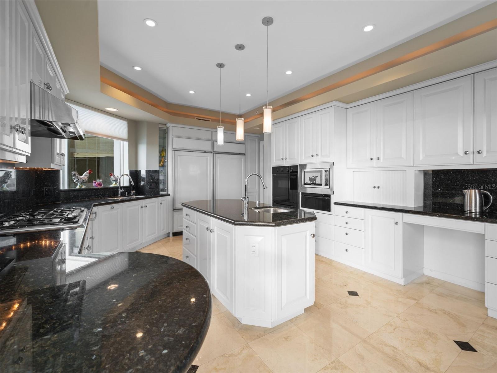 306 GOLDEN GATE PT #7, SARASOTA, FL, 34236