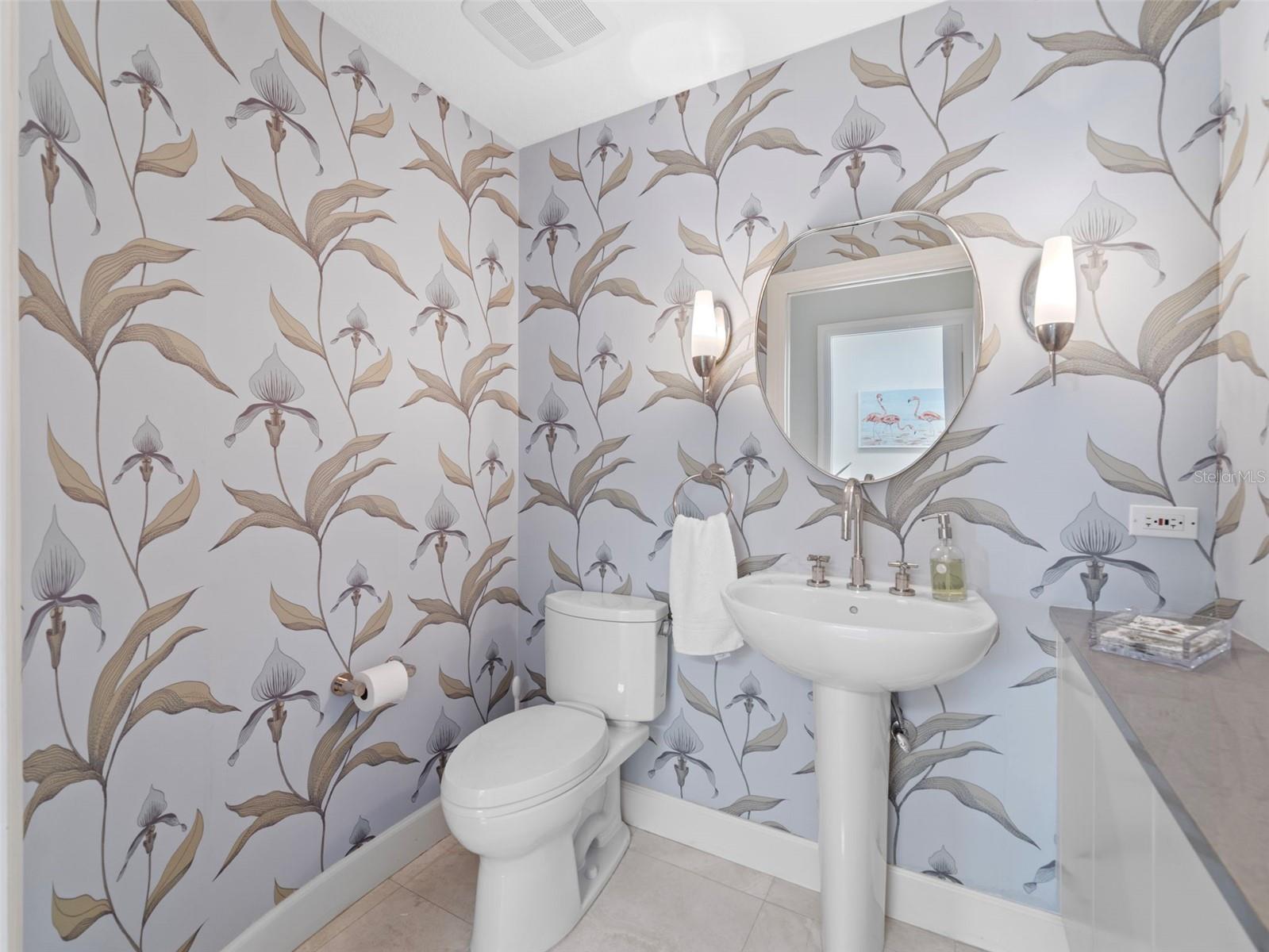 306 GOLDEN GATE PT #7, SARASOTA, FL, 34236