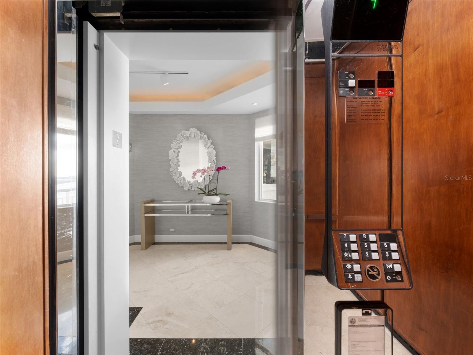 306 GOLDEN GATE PT #7, SARASOTA, FL, 34236
