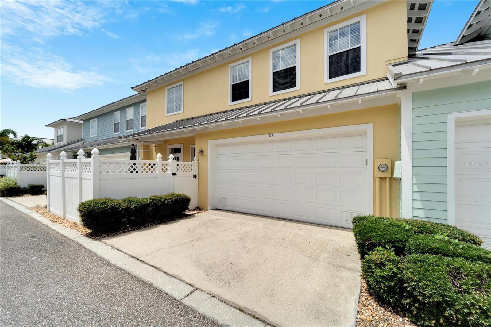 114 ABERDEEN POND DR, APOLLO BEACH, FL, 33572