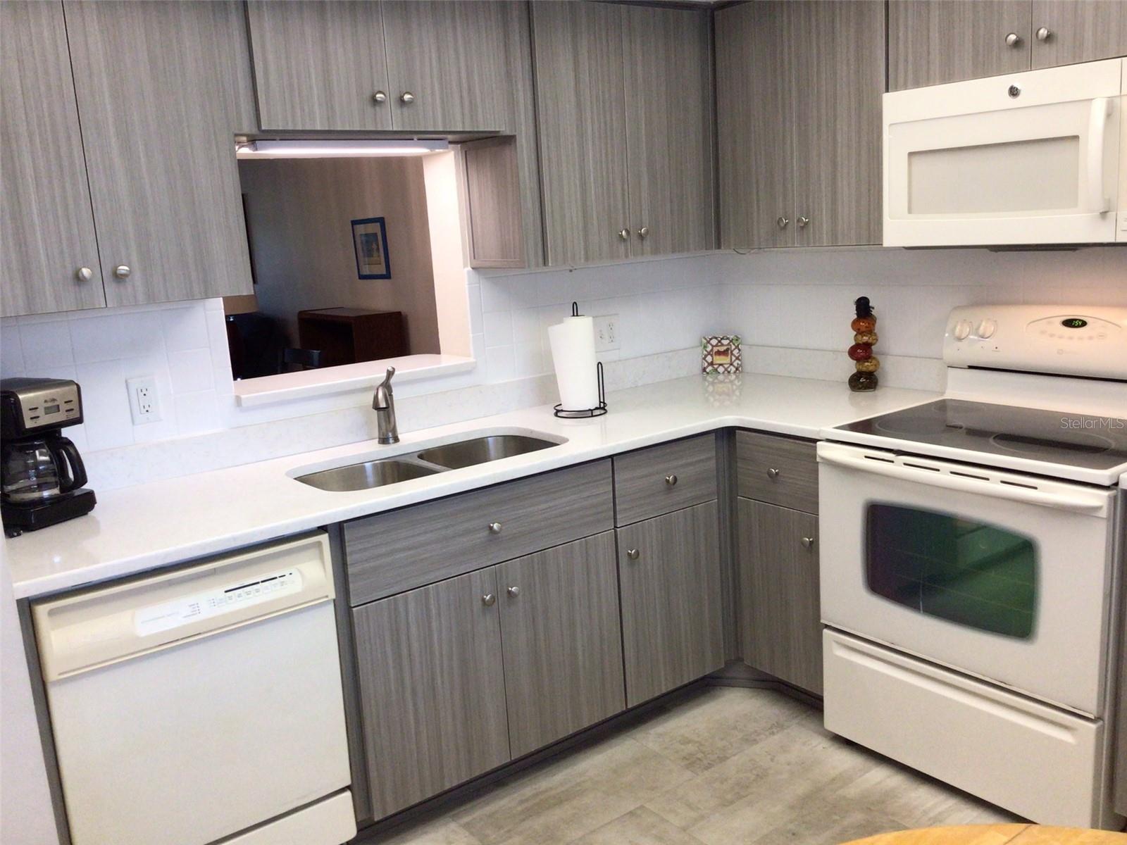 1375 DOOLITTLE LN #201, DUNEDIN, FL, 34698