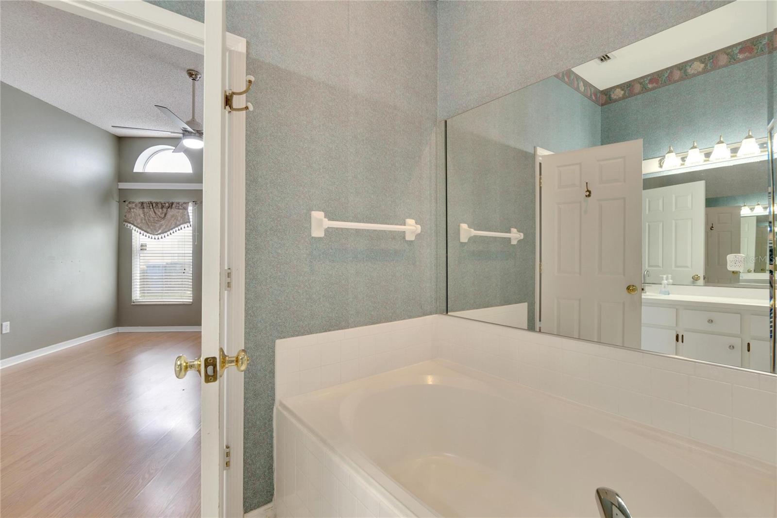 13027 PRESTWICK DR, RIVERVIEW, FL, 33579