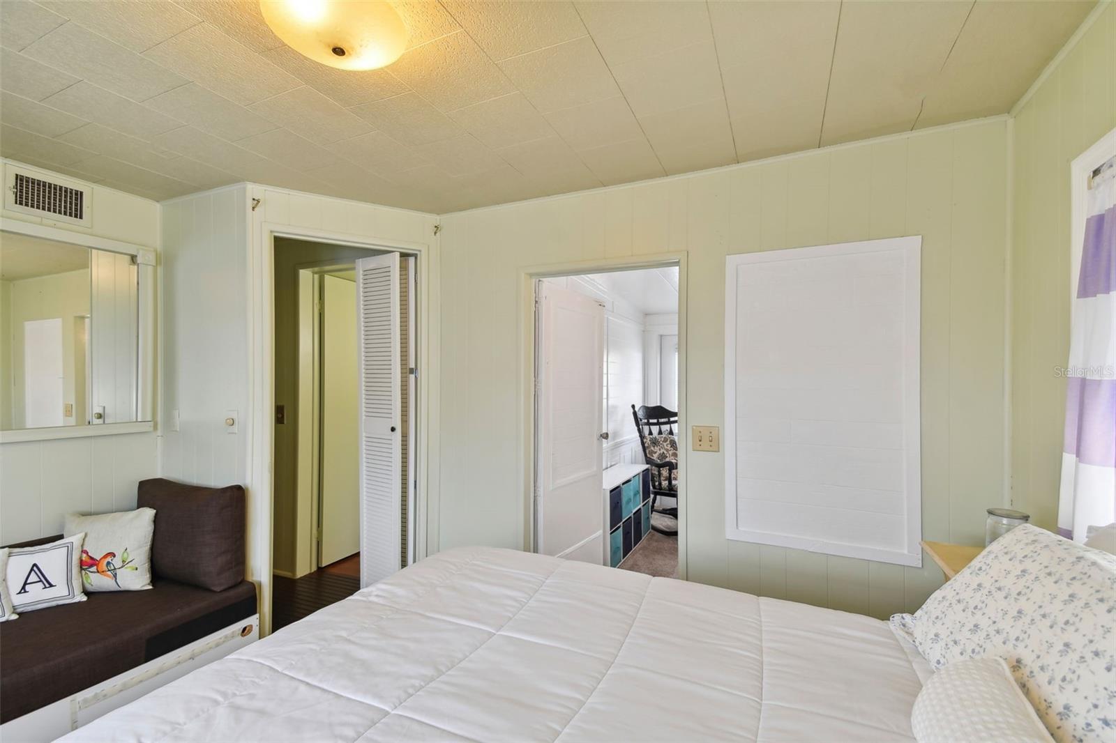 4851 W GANDY BLVD #B4 L12, TAMPA, FL, 33611