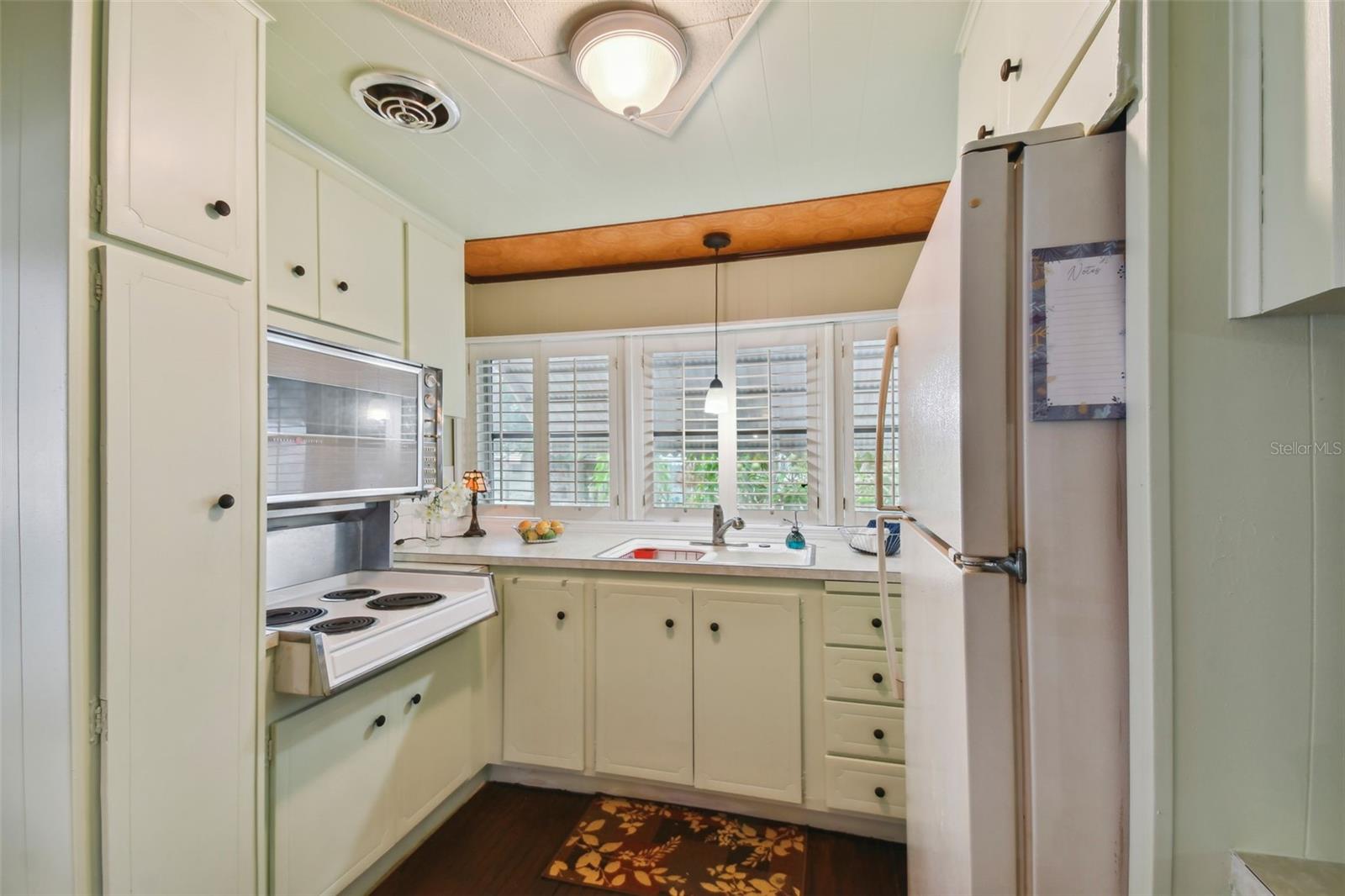 4851 W GANDY BLVD #B4 L12, TAMPA, FL, 33611