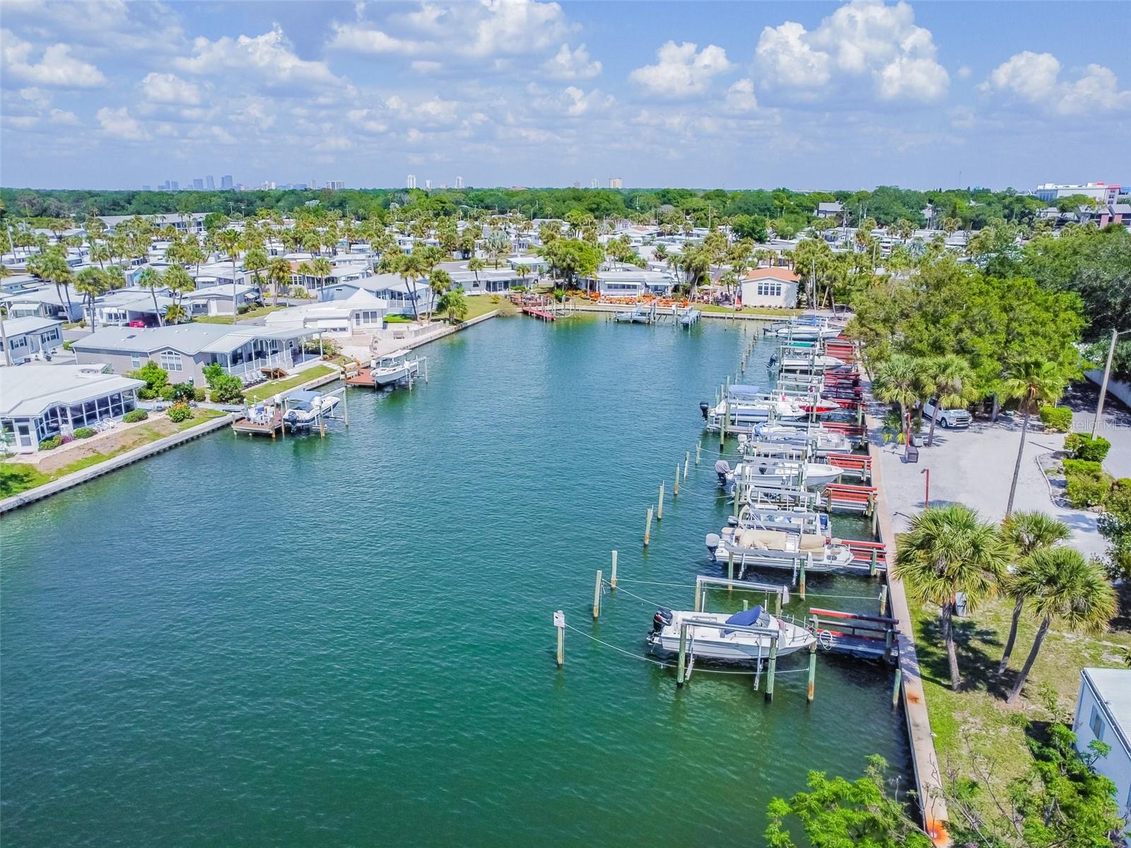 4851 W GANDY BLVD #B4 L12, TAMPA, FL, 33611