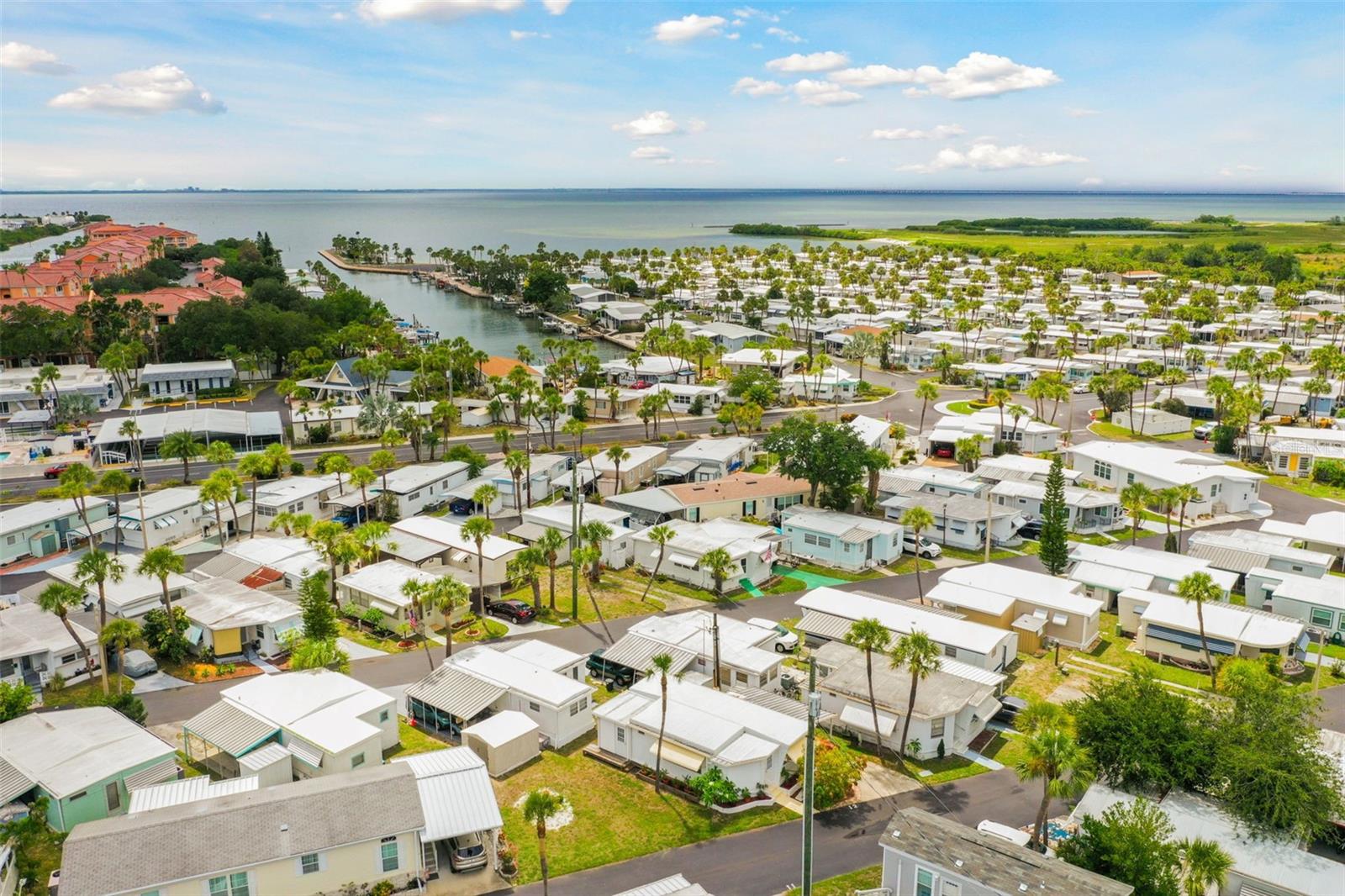 4851 W GANDY BLVD #B4 L12, TAMPA, FL, 33611