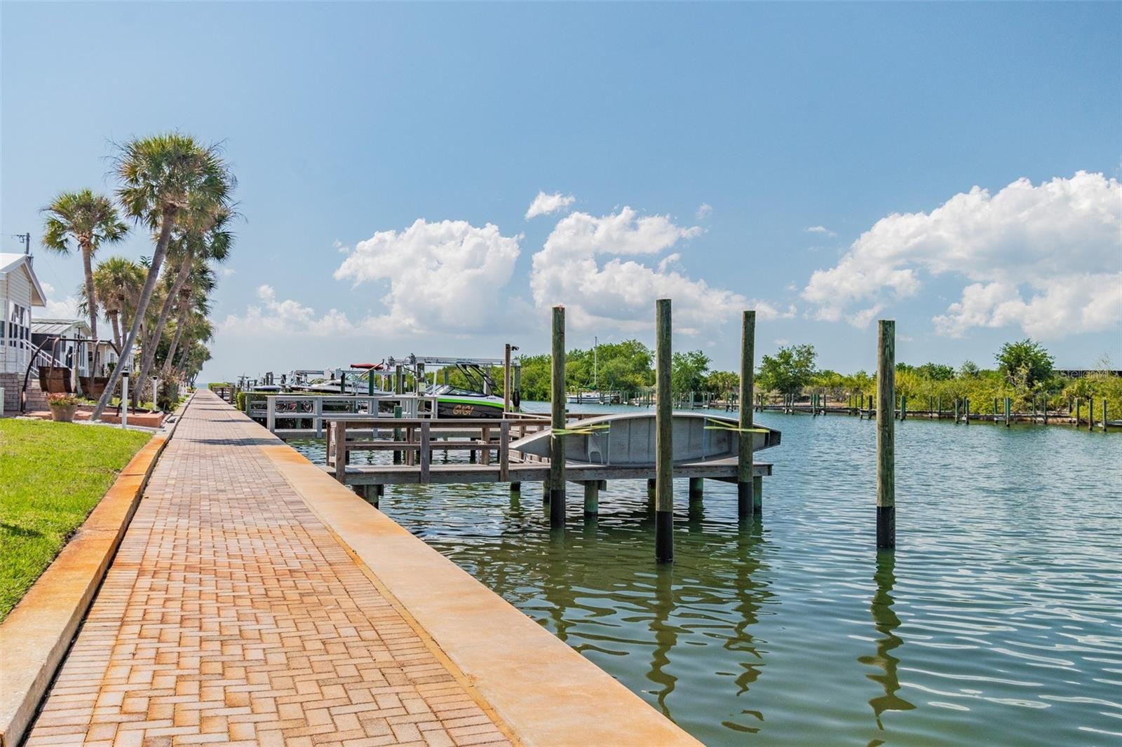 4851 W GANDY BLVD #B4 L12, TAMPA, FL, 33611