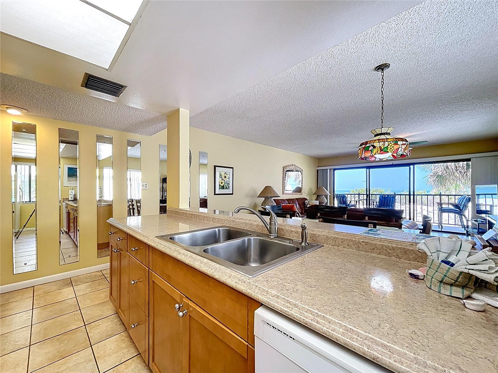 7532 BAYSHORE DR #205, TREASURE ISLAND, FL, 33706