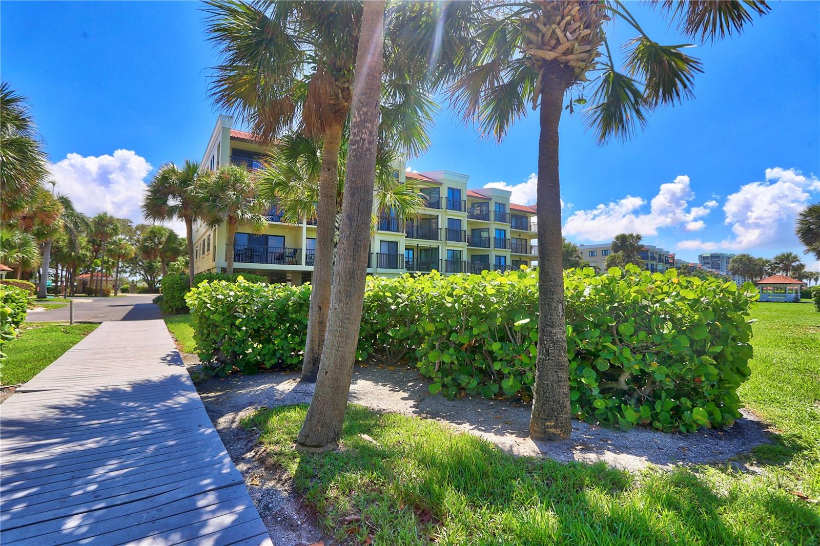 7532 BAYSHORE DR #205, TREASURE ISLAND, FL, 33706