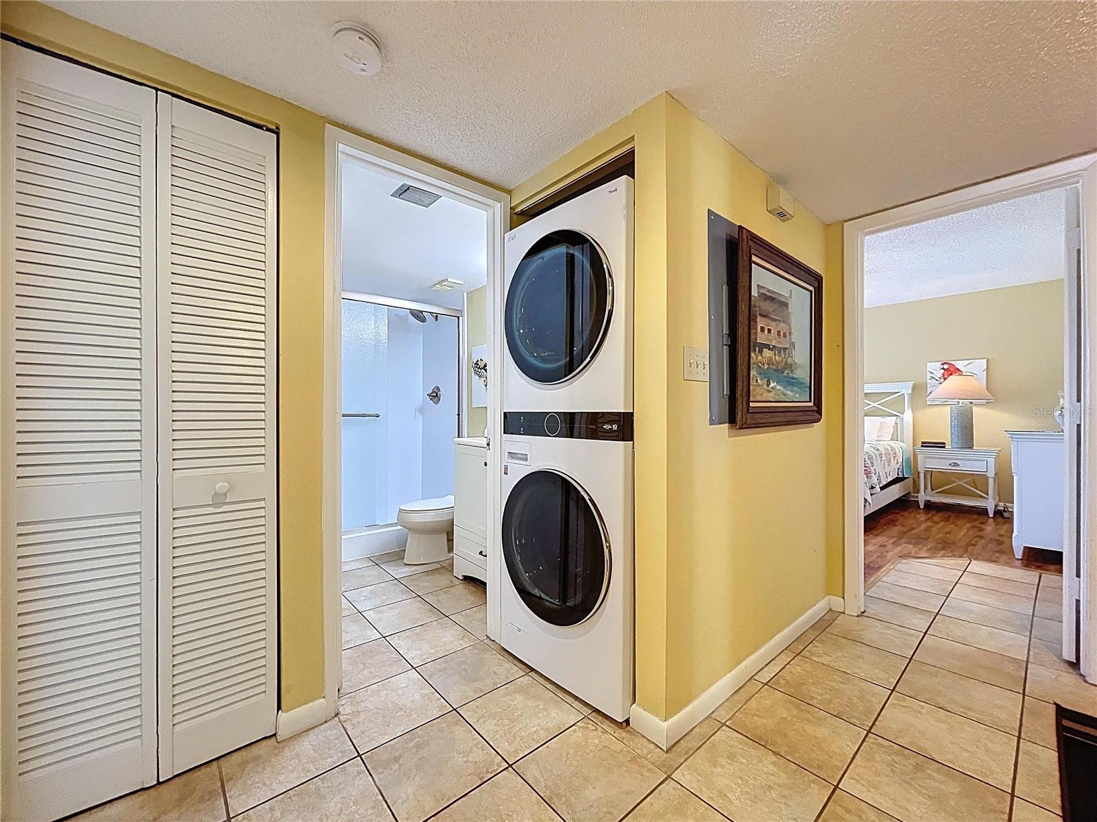 7532 BAYSHORE DR #205, TREASURE ISLAND, FL, 33706