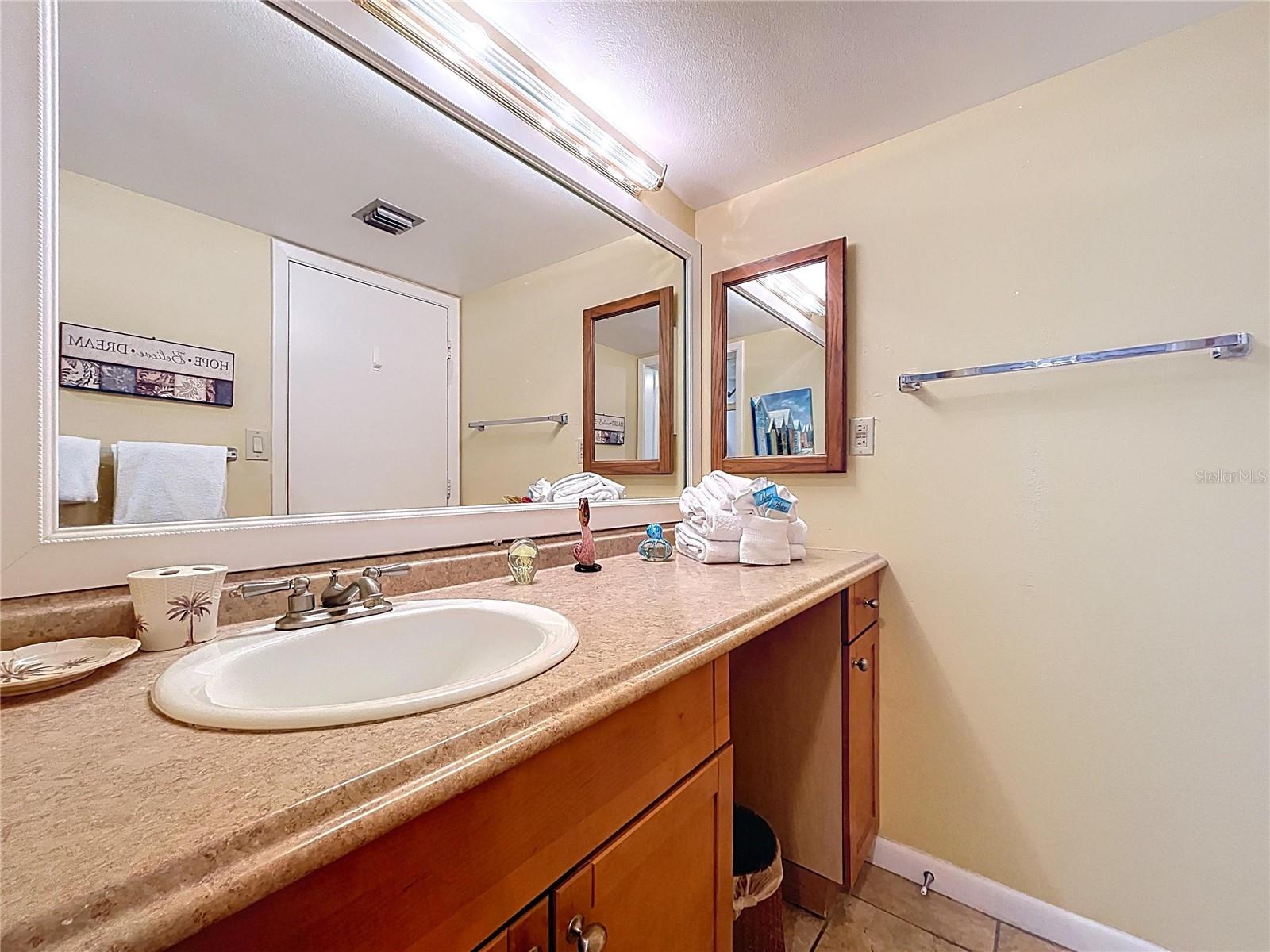 7532 BAYSHORE DR #205, TREASURE ISLAND, FL, 33706