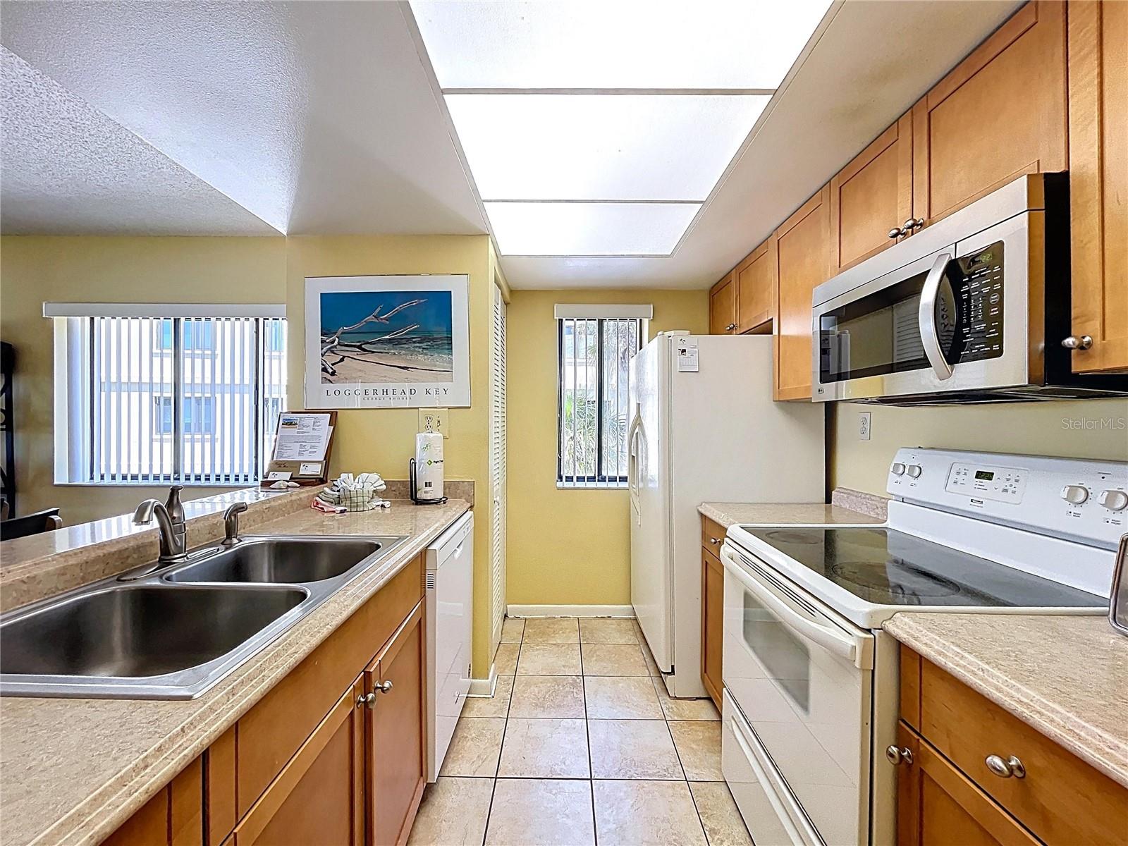 7532 BAYSHORE DR #205, TREASURE ISLAND, FL, 33706