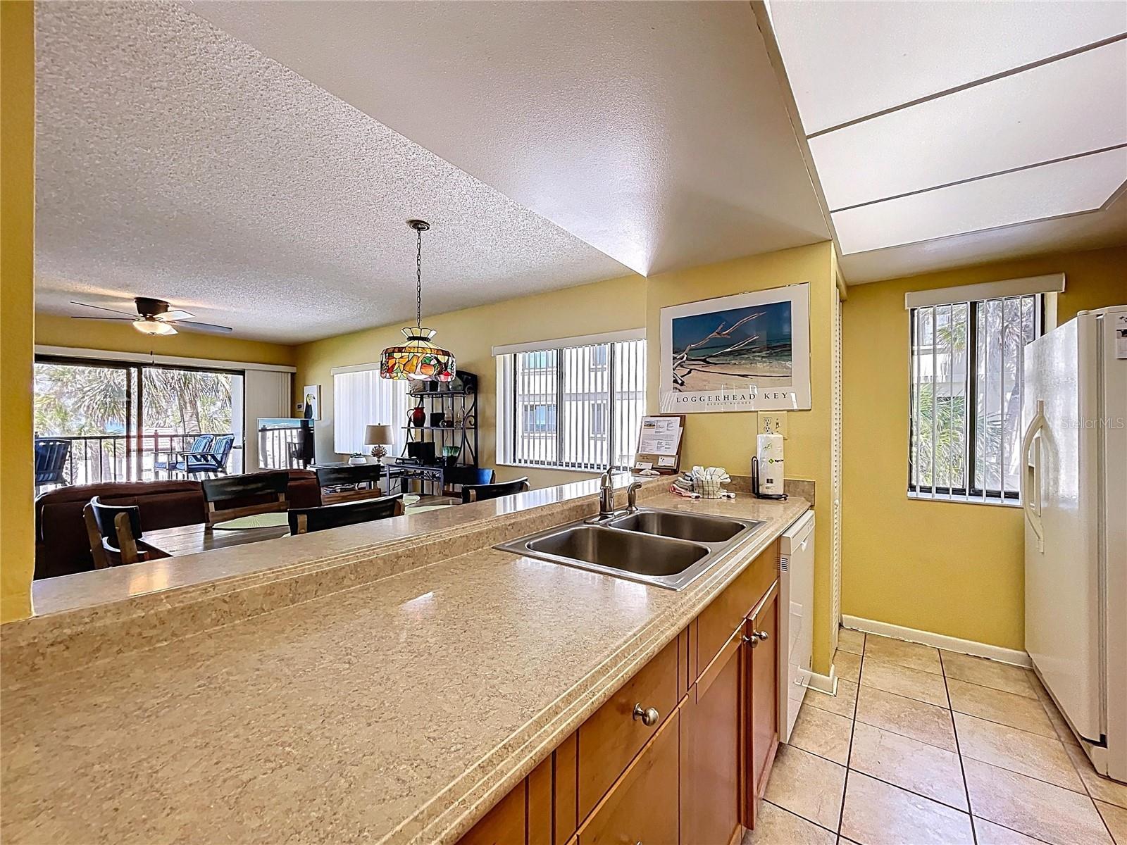 7532 BAYSHORE DR #205, TREASURE ISLAND, FL, 33706