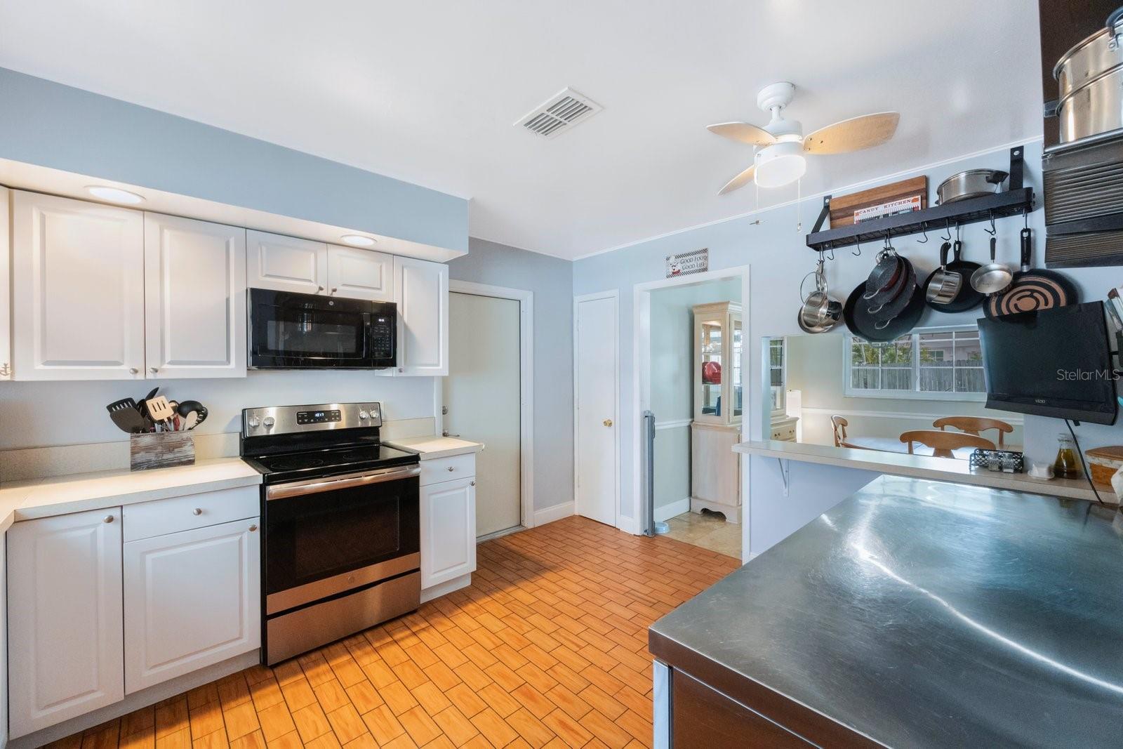 13937 85TH TER N, SEMINOLE, FL, 33776