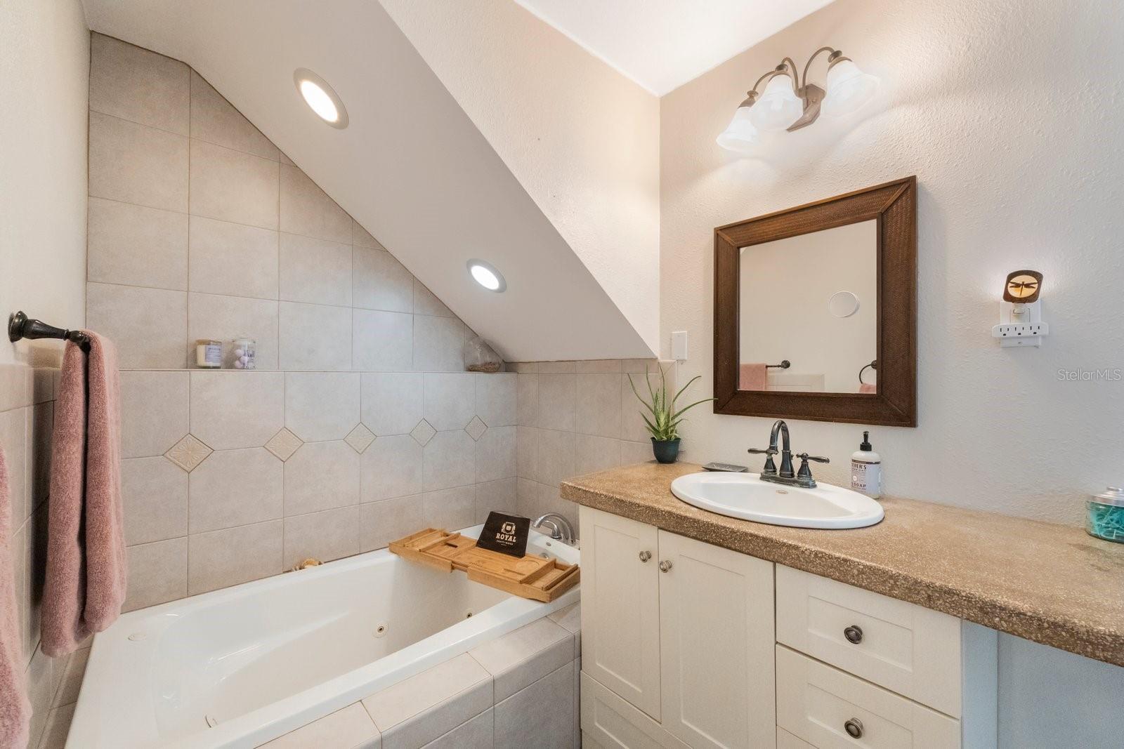 13937 85TH TER N, SEMINOLE, FL, 33776