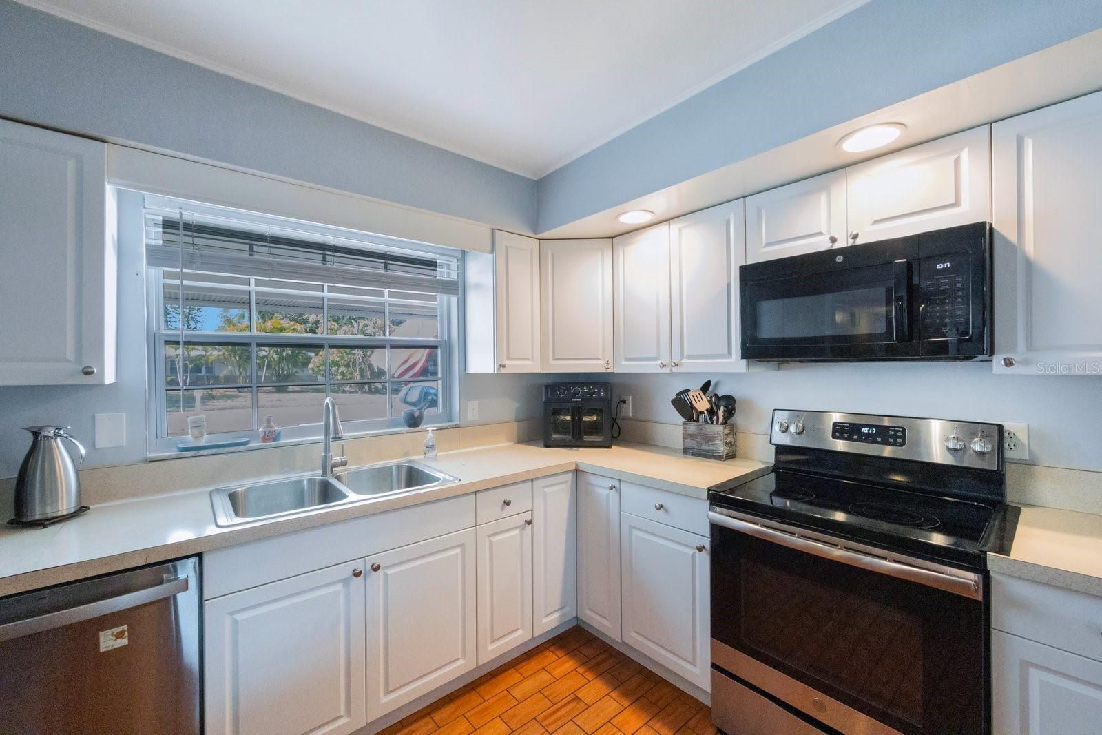 13937 85TH TER N, SEMINOLE, FL, 33776