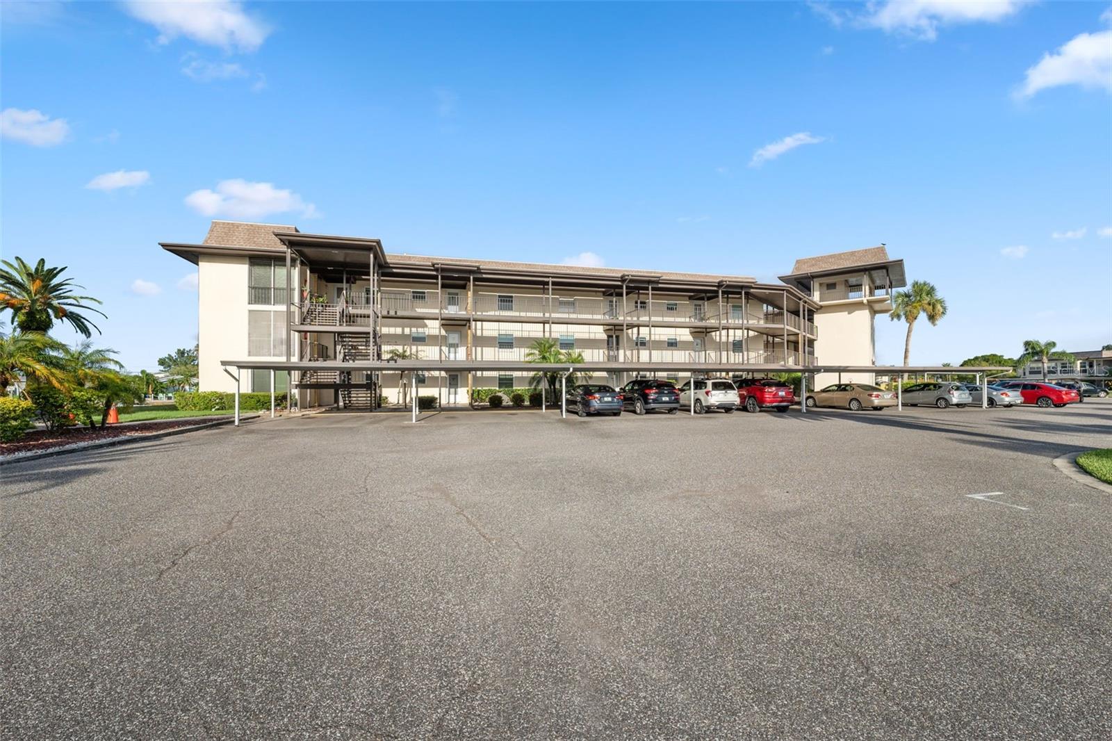 4632 MARINE PKWY #305, NEW PORT RICHEY, FL, 34652