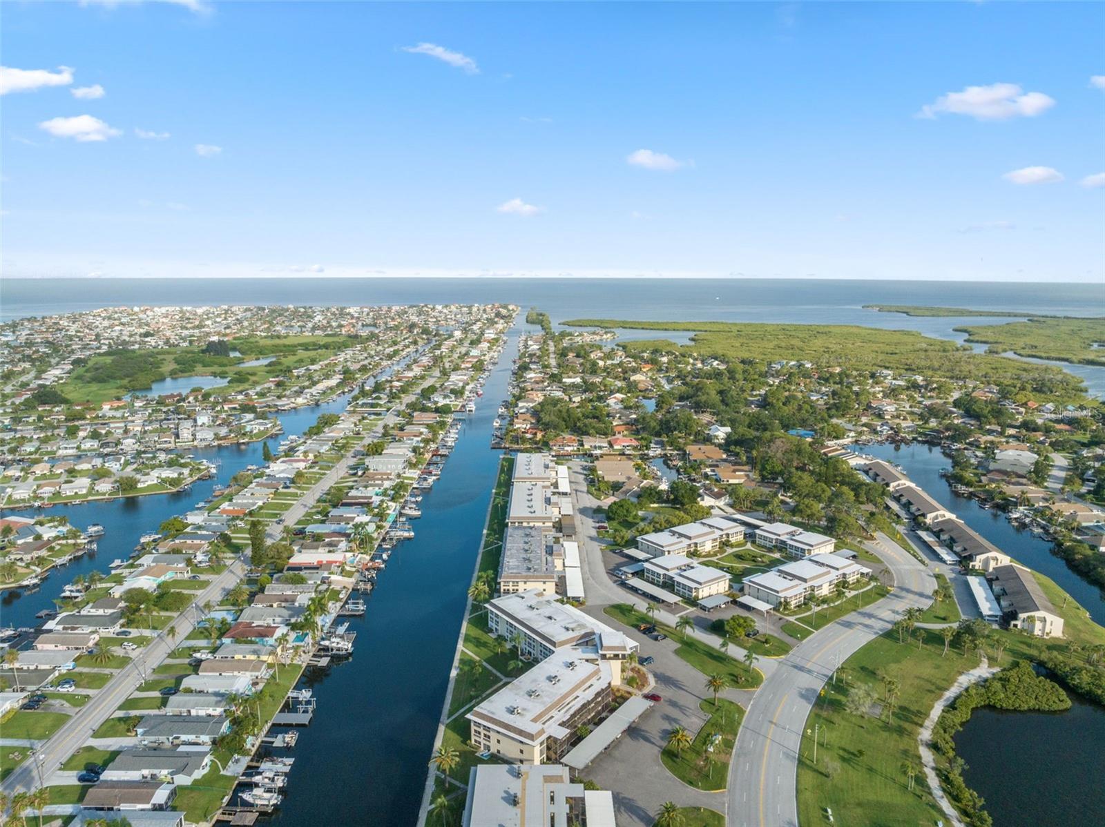 4632 MARINE PKWY #305, NEW PORT RICHEY, FL, 34652