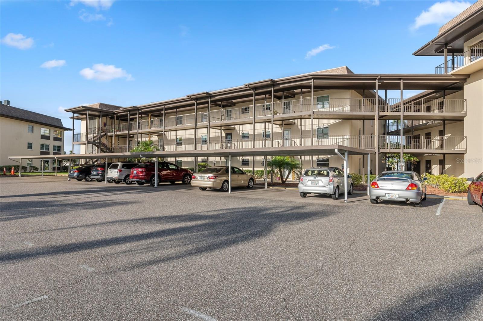 4632 MARINE PKWY #305, NEW PORT RICHEY, FL, 34652