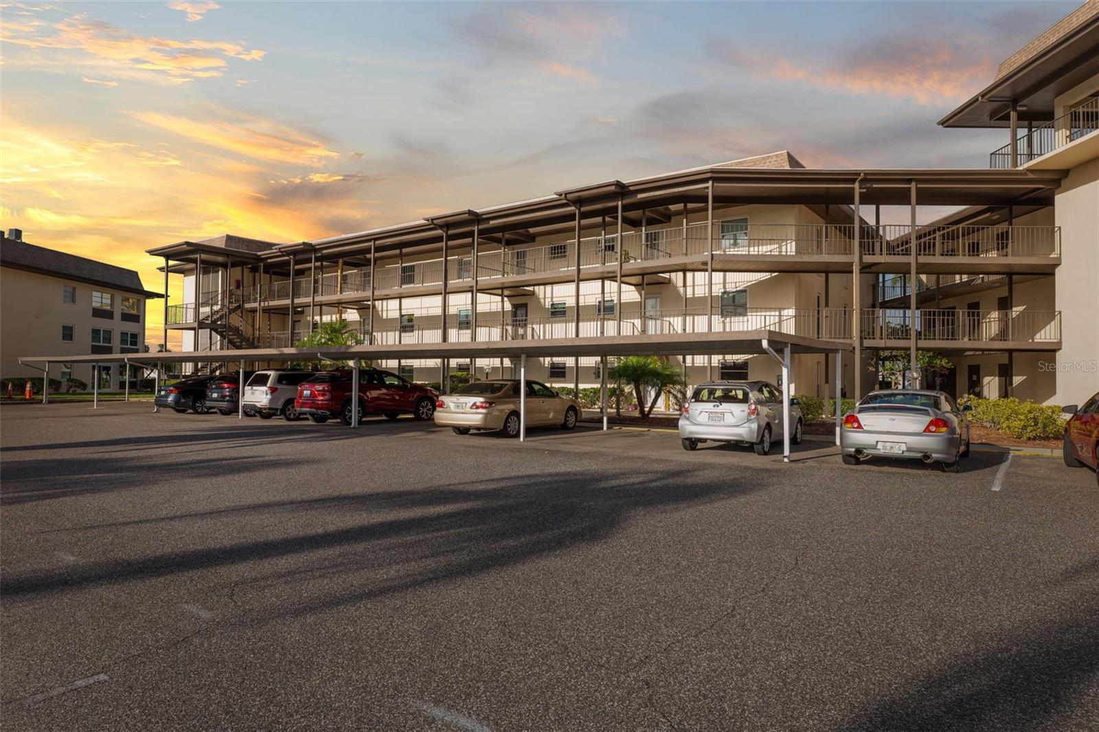 4632 MARINE PKWY #305, NEW PORT RICHEY, FL, 34652
