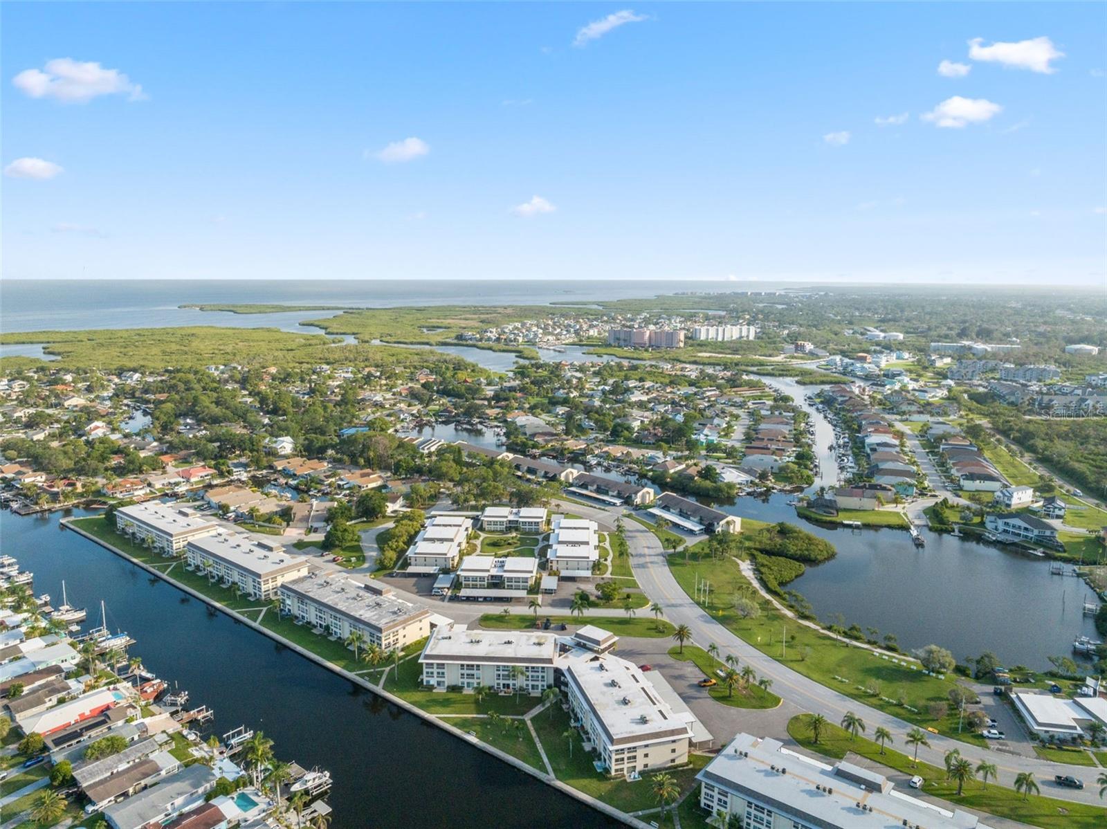 4632 MARINE PKWY #305, NEW PORT RICHEY, FL, 34652