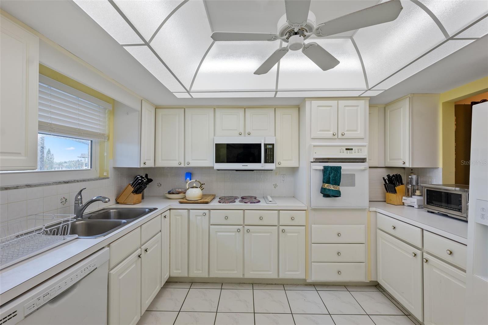 4632 MARINE PKWY #305, NEW PORT RICHEY, FL, 34652