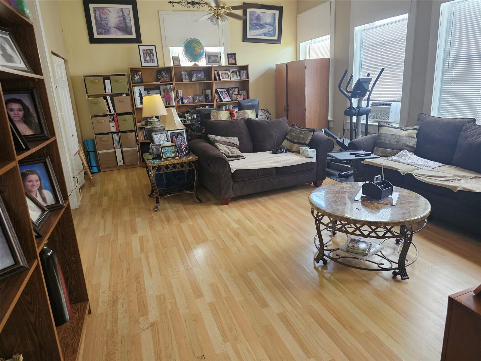 106 E TARPON AVE, TARPON SPRINGS, FL, 34689