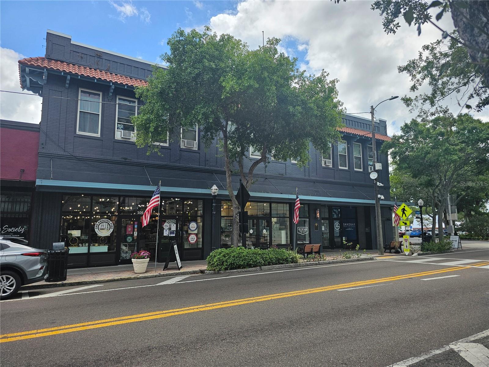 106 E TARPON AVE, TARPON SPRINGS, FL, 34689