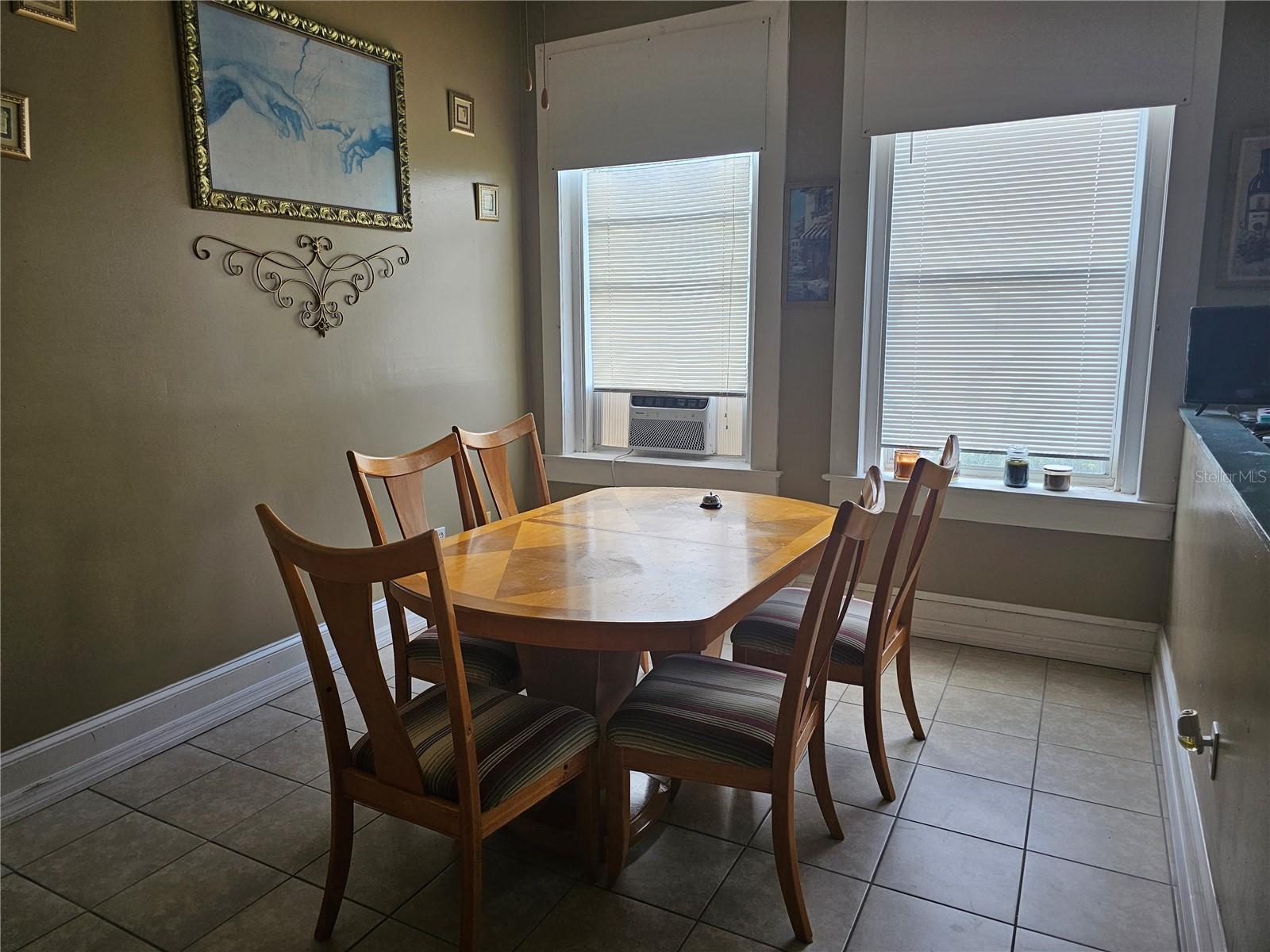 106 E TARPON AVE, TARPON SPRINGS, FL, 34689