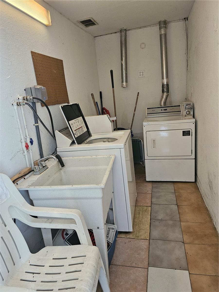 106 E TARPON AVE, TARPON SPRINGS, FL, 34689