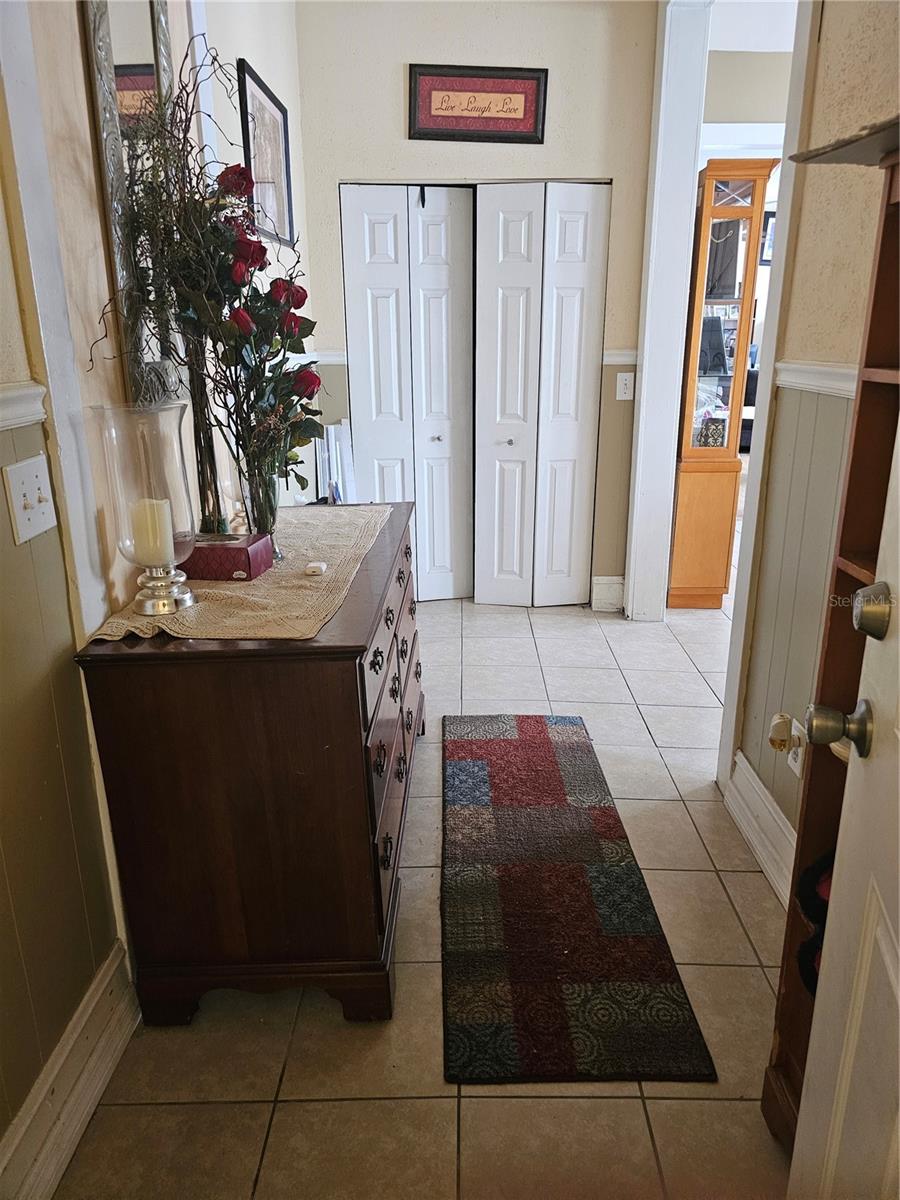 106 E TARPON AVE, TARPON SPRINGS, FL, 34689