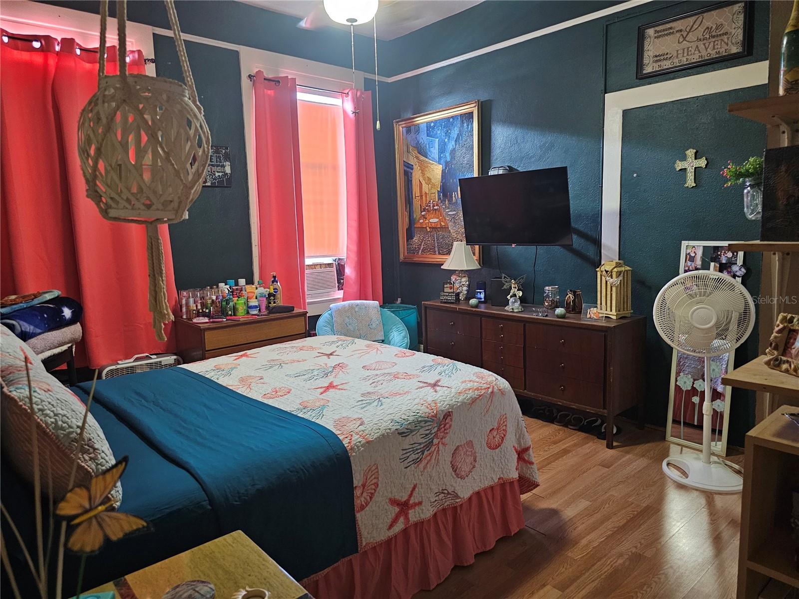 106 E TARPON AVE, TARPON SPRINGS, FL, 34689