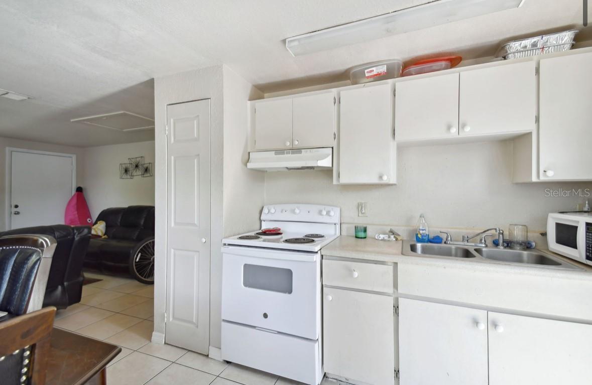 4507 E GIDDENS AVE, TAMPA, FL, 33610