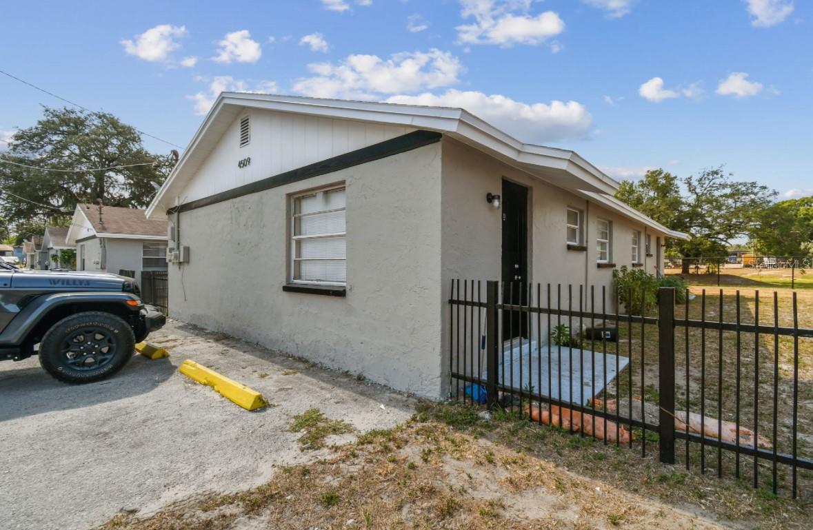 4507 E GIDDENS AVE, TAMPA, FL, 33610