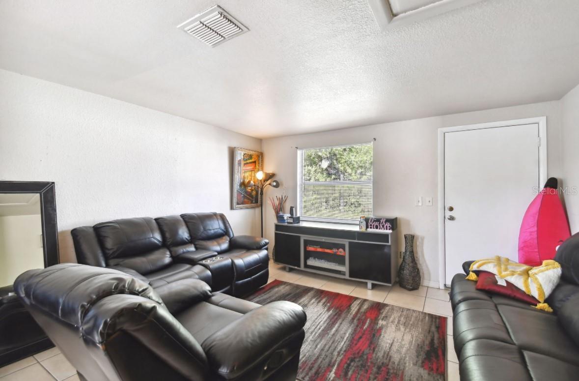 4507 E GIDDENS AVE, TAMPA, FL, 33610