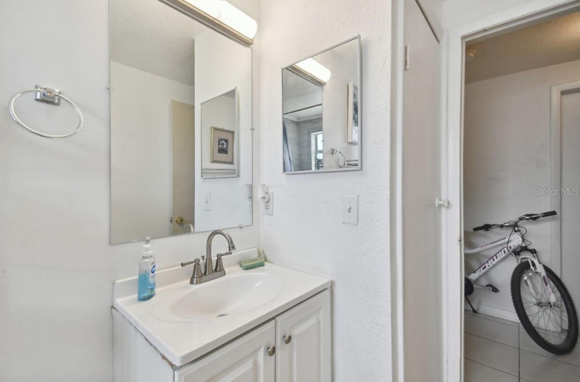 4507 E GIDDENS AVE, TAMPA, FL, 33610