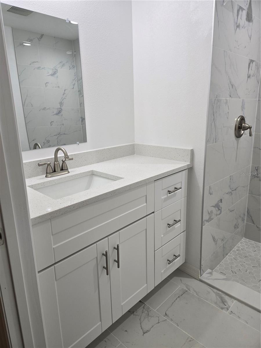 1005 N PARK RD, PLANT CITY, FL, 33563