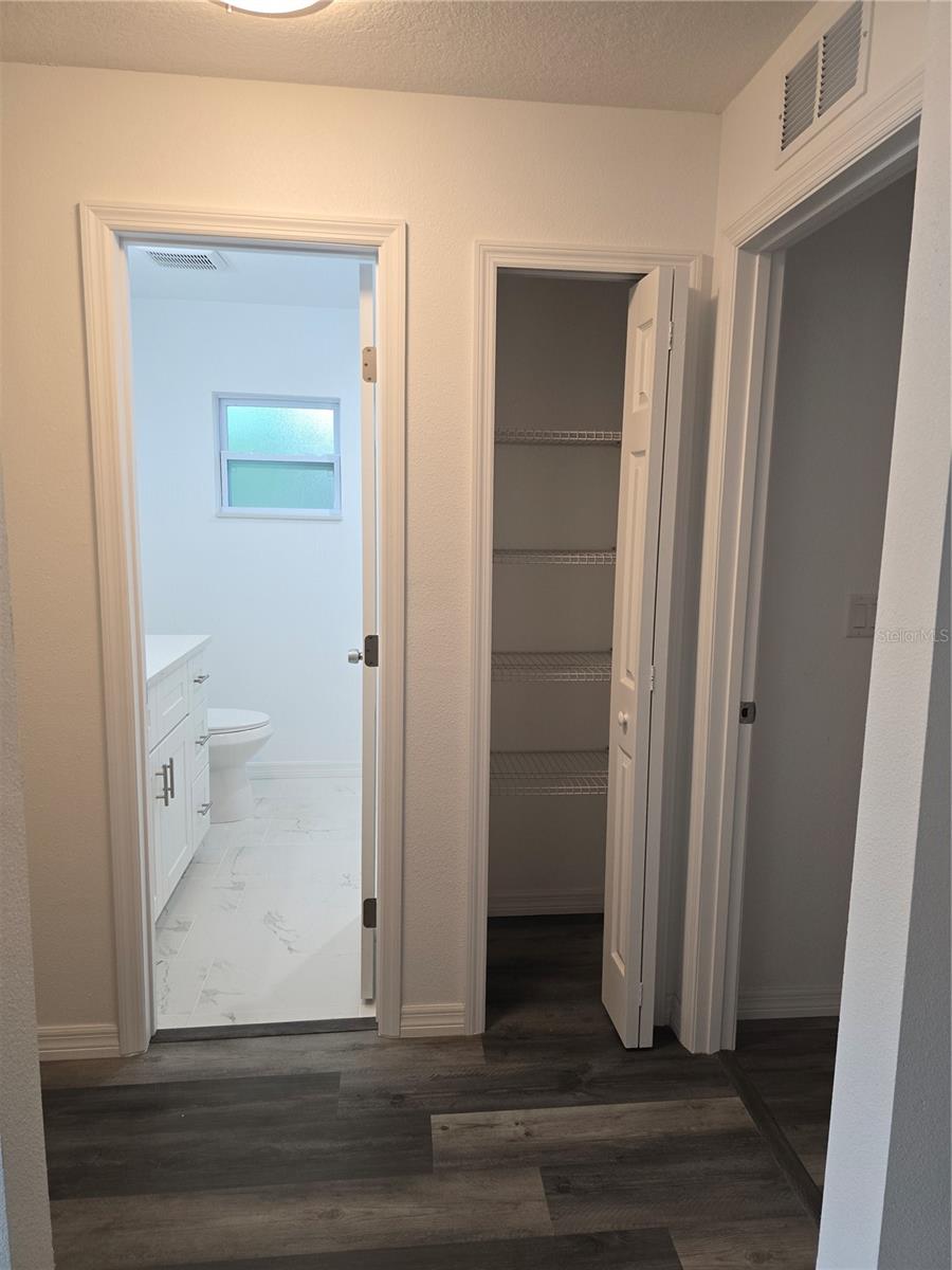 1005 N PARK RD, PLANT CITY, FL, 33563