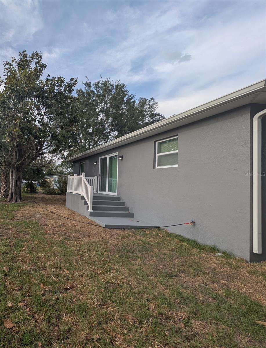 1005 N PARK RD, PLANT CITY, FL, 33563