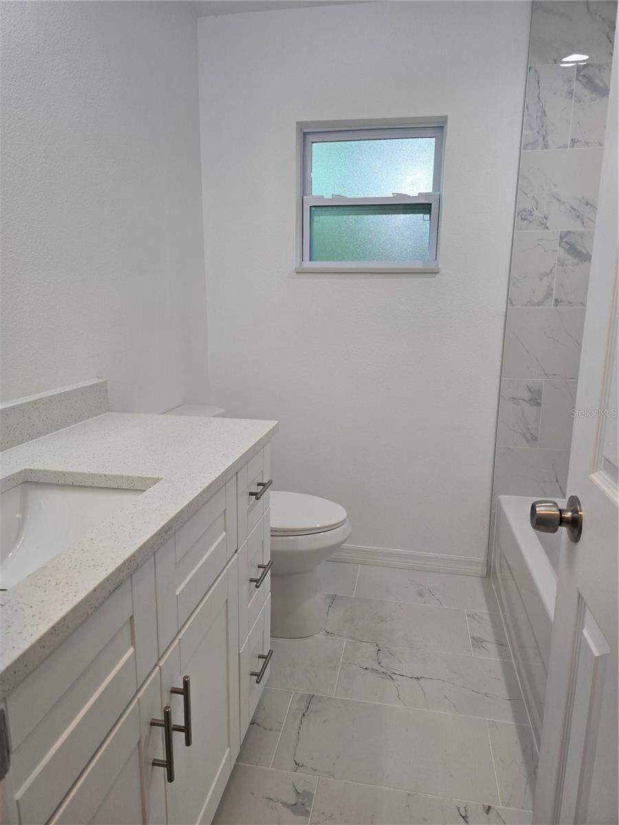 1005 N PARK RD, PLANT CITY, FL, 33563