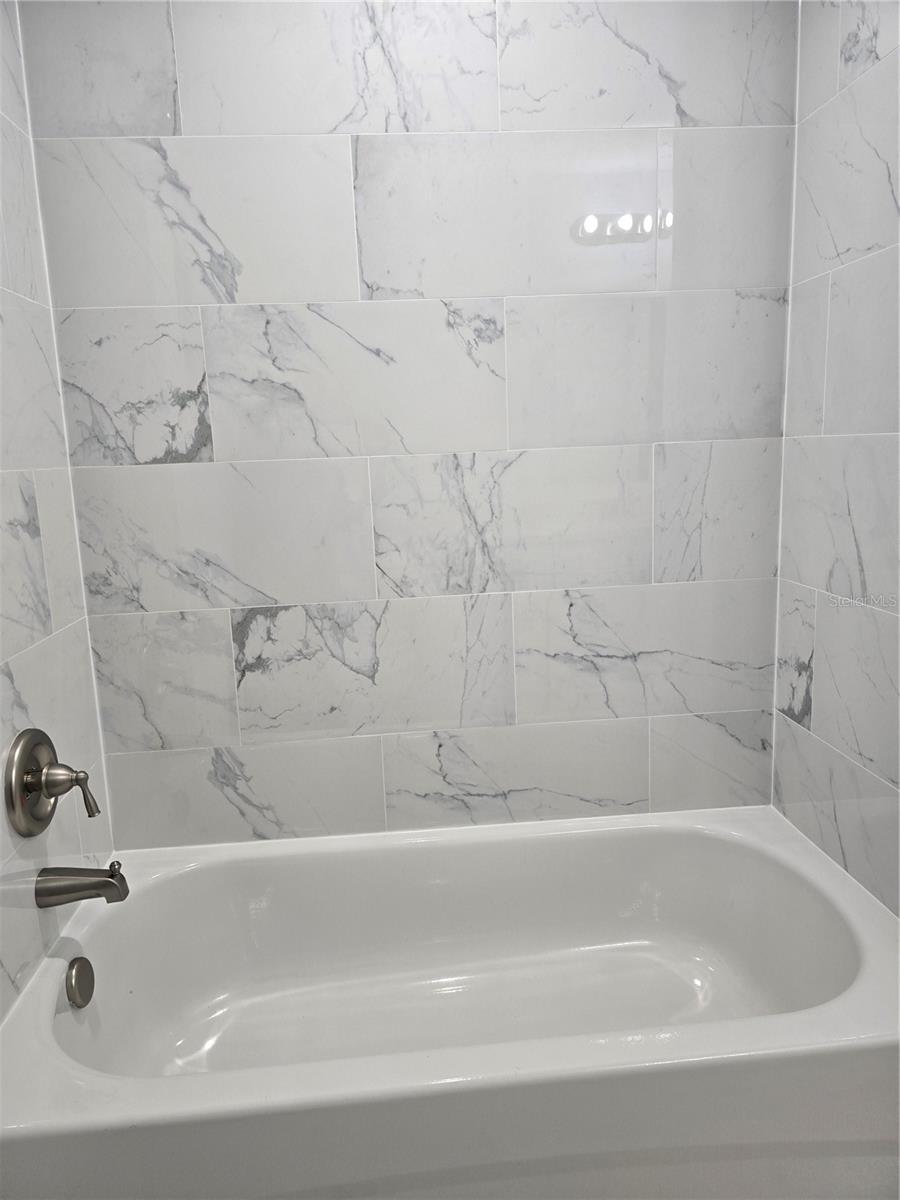 1005 N PARK RD, PLANT CITY, FL, 33563